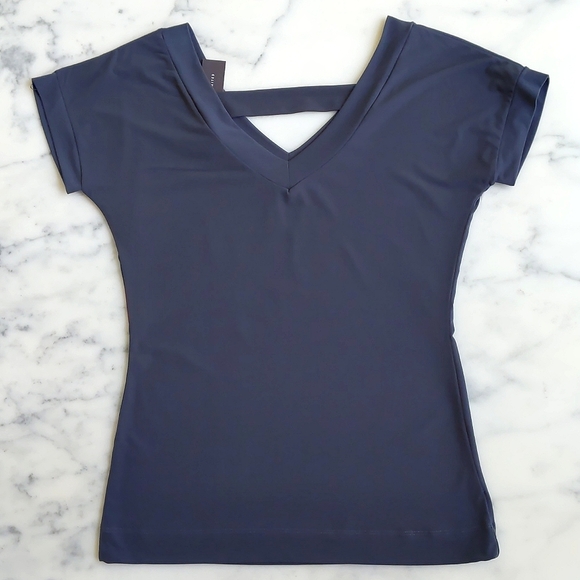 NWT. The Limited Short Sleeve Top with front painted flowers and back design. - Picture 4 of 4